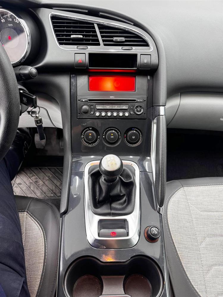 Peugeot 3008 1,6 Vti Premium Görsel 3