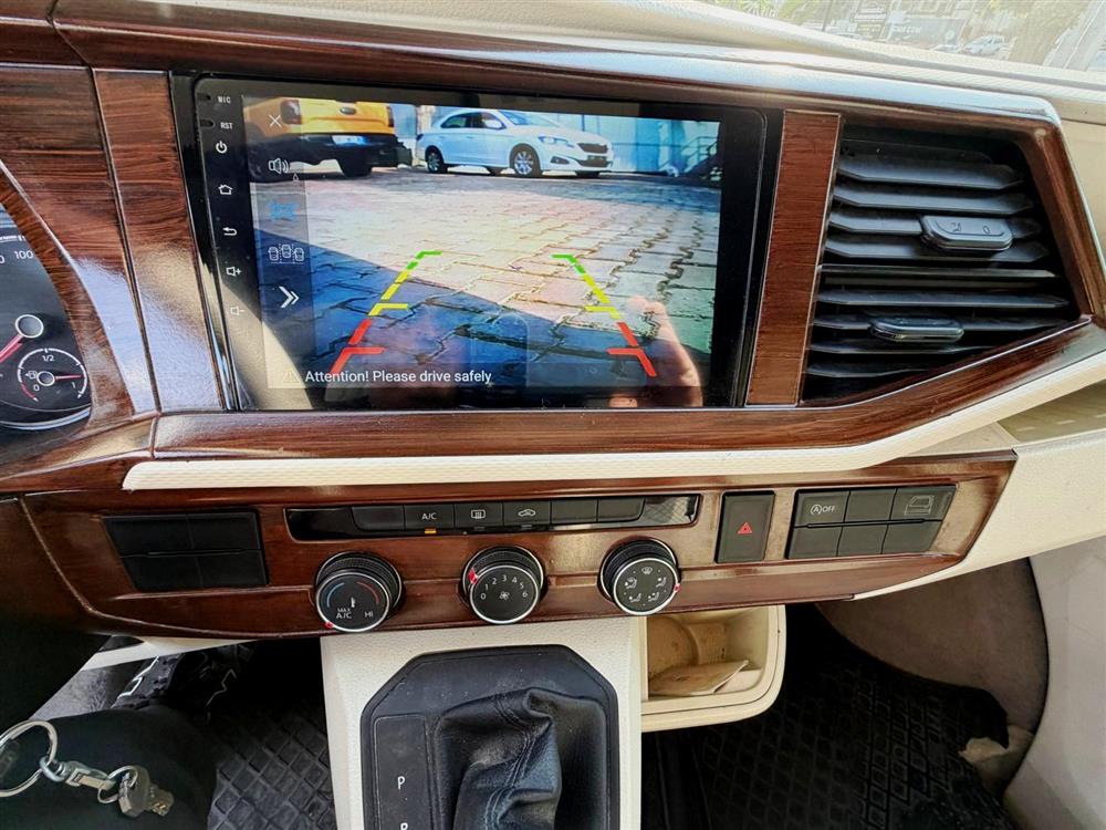 Volkswagen Transporter 2,0 TDI VIP Görsel 16