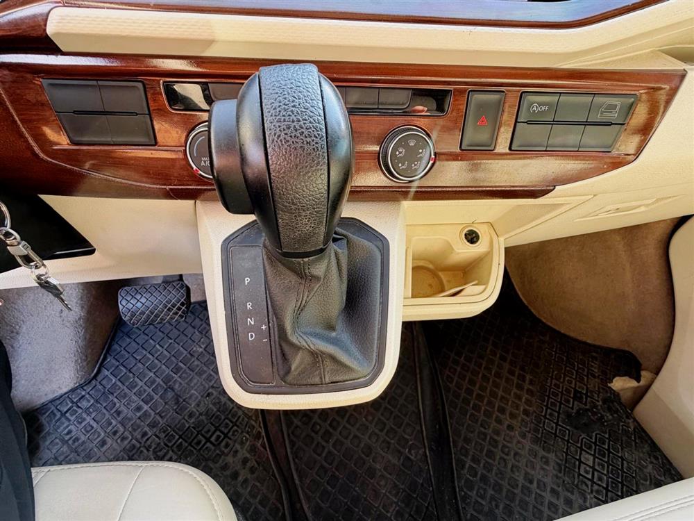 Volkswagen Transporter 2,0 TDI VIP Görsel 13